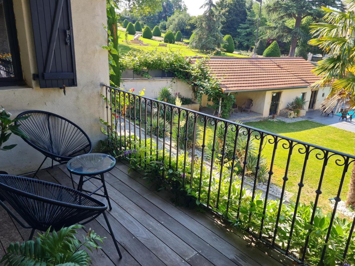 Lyon Faubourg - Saint Priest Bed & Breakfast Exterior photo
